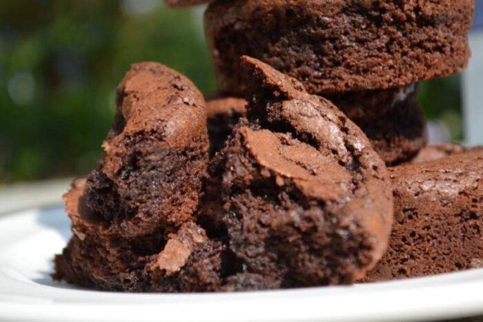 Chocolate brownies in a bold color gift box