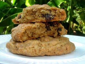 Gourmet oatmeal raisin cookies in a 2-pack for events