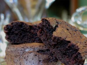 A gift box for Valentine's Day packed with our rich, chocolate brownies